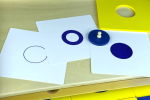 Moyo Montessori Moyo Montessori Karty ke geometrické komodě