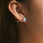 Stříbrné náušnice Ledová růže s modrým krystalem 6/8 mm, Modrá 8 mm