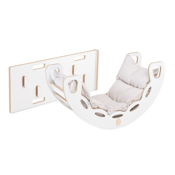 PLUSH NEST PLUSH NEST Dřevěné houpátko Mini 4v1 s lezeckou stěnou, skluzavkou a polštářem (světle béžové / bílé)