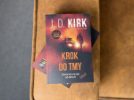 Krok do tmy - J. D. Kirk