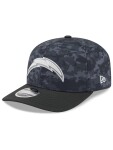 New Era Pánská kšiltovka Los Angeles Chargers NFL 2026 Salute to Service 9SEVENTY Stretch-Snap