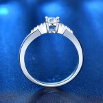 Royal Fashion stříbrný prsten HA-XJZ006-SILVER-MOISSANITE-ZIRCON Velikost: 8 (EU: 57-58)