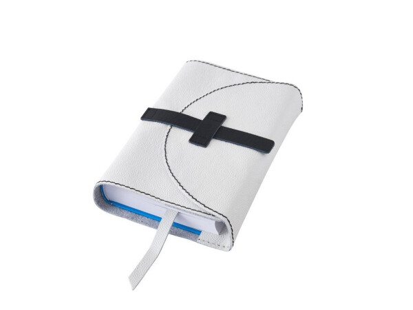 Kožený obal se sponou