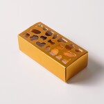 Cake star Krabička na makronky zlatá se vzorovým okénkem 13x6x4cm (na 4 kusy)