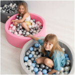 PLUSH NEST PLUSH NEST Míčky do suchého bazénu Ø 6 cm 200 ks (perleťové, stříbrné, perleťově světle růžové)