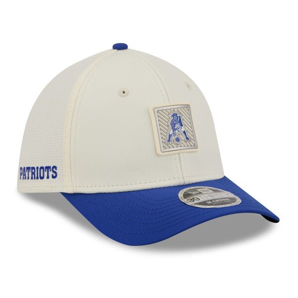 New Era Pánská kšiltovka New England Patriots NFL Historic Logo 2026 Training Camp 39THIRTY Flex - Modrá Velikost: M/L