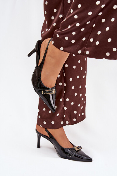 Lakované Lodičky Na Podpatku Se Zlatou Přezkou Černé Vivae 39