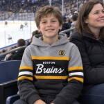 Outerstuff Dětská mikina Boston Bruins NHL Head Coach Hoody Velikost: Dětské L (158 – 164)
