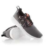 Dětský juniorský model Roshe One Print 677782-004 Nike EU