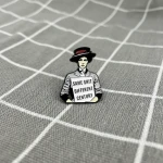 Pinarna.cz Žena s nápisem - Same sh*t different century / Stejné sr*čky, jiné století