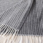 Pléd s třásněmi LADA tmavě šedý 150 x 200 cm