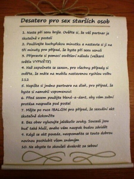 Pergamen desatero Sex starších osob
