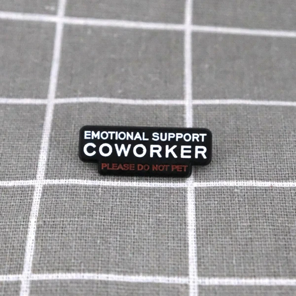 Pinarna.cz Emotional support coworker - please do not pet / Kolega poskytující emocionální podporu – prosím, nehladit