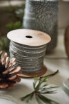 Ib Laursen Sametová stuha na špulce Grey – 10 m, šedá barva, textil