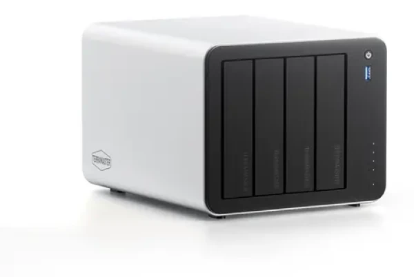 TerraMaster F4-425 Pro / NAS server / Intel N305 / 8GB RAM DDR5 / 4x 2,5"/3,5" / 2x 5GbE / Diskless (F4-425PRO(N305))