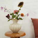 MADAM STOLTZ Skleněná váza Cream/Caramel, krémová barva, sklo