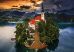 Trefl - Puzzle - Premium Plus Photo Odyssey: Bledské jezero