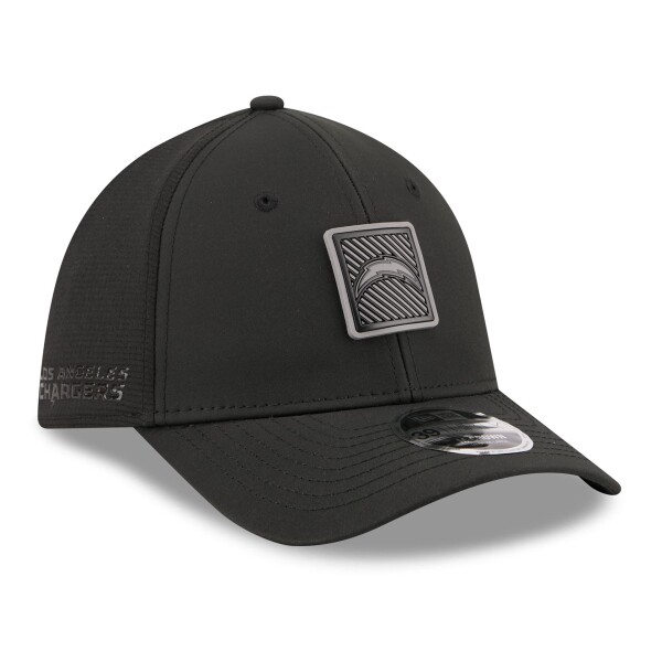 New Era Pánská kšiltovka Los Angeles Chargers NFL Black 2026 Training Camp 39THIRTY Flex Velikost: S/M
