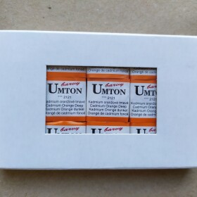Umton Umton, mistrovské akvarelové barvy, 1/2 pánvička, 2,6 ml, 1 ks Barva Umton: 2121 Kadmium oranžové tmavé