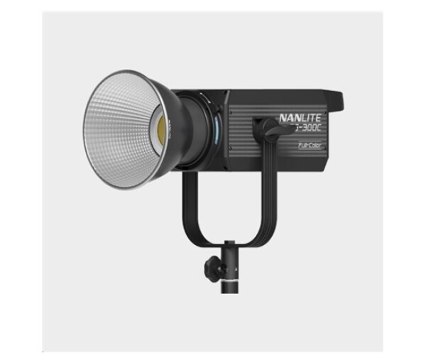 Nanlite FS-300C LED RGBW Spot Light EDF_1140450