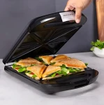 Cecotec Rock'nToast Family nerez/černá / Rodinný sendvičovač / 1500 W / 4 sendviče / vyměnitelné desky (3111)