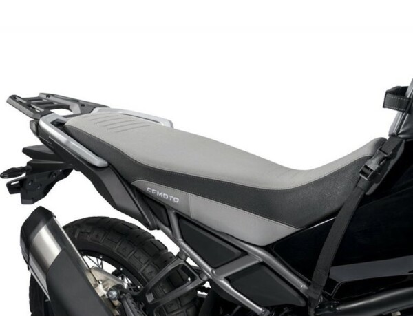 Zvýšené sedlo na CFMOTO 450MT