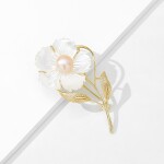 Brož s pravou perlou Christina - květina, Zlatá