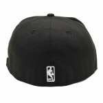 New Era Pánská kšiltovka Brooklyn Nets NBA Basic 2-Tone 59FIFTY Fitted Velikost: 7 1/4