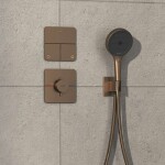 HANSGROHE - ShowerSelect Comfort Ventil pod omítku, pro 3 spotřebiče, kartáčovaný bronz 15587140