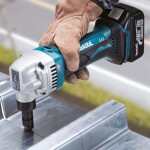 Makita DJN161Z / Aku nůžky na plech / 18V / 1.900 z-min / zdvih 7 mm / výkon až 2.5 mm / bez Aku (DJN161Z)