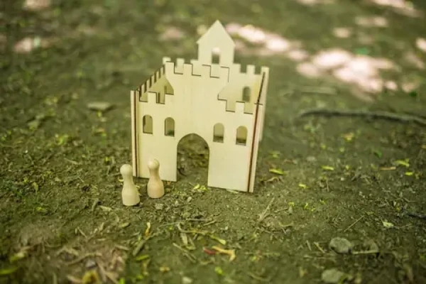 BeWooden Dřevěný Panáčkův hrad 1kk