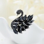Exkluzivní brož Swarovski Elements Sabrina - černá labuť, Černá