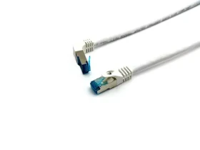 Equip Cat6A S/FTP lomený bílá / Patch kabel / RJ-45 rovný-lomený / 5 m / LSZH / PoE+ (605804)