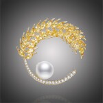 Brož s perlou a Swarovski Elements krystaly Nicola, Zlatá