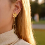 Náušnice s květinovým motivem Suzanne - chirurgická ocel, Zlatá