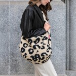 Taška přes rameno Reisenthel Moonbag Teddy leo cream