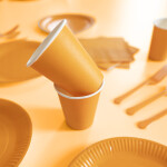 Kelímky oranžové papírové 8 ks 237 ml Kelímky oranžové papírové 8 ks 237 ml