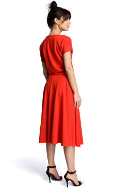B067 Rozšířené šaty červené EU