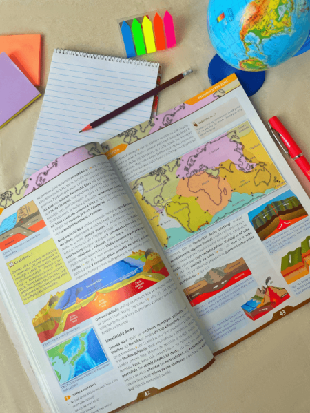 Hravý zeměpis učebnice