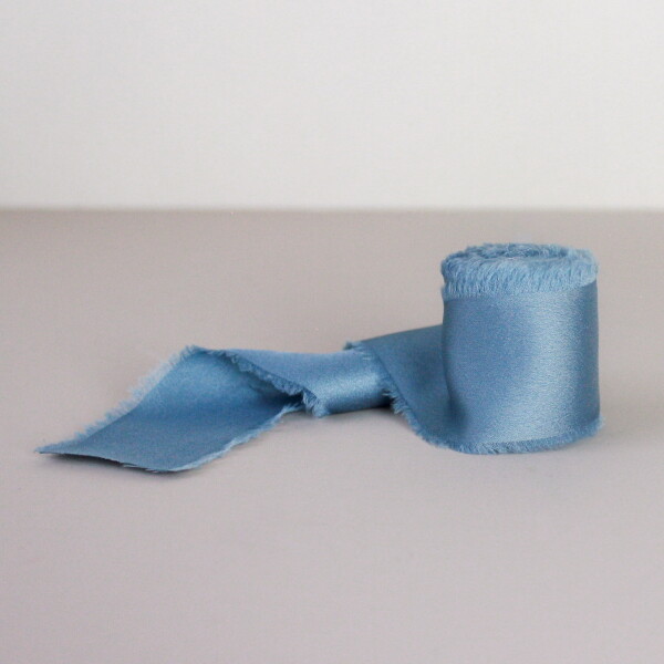 Bella Rose Saténová stuha 4 cm – Duck Blue (4,5 m), modrá barva, textil