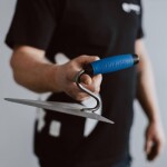 Lžíce ocel trojúhelník, 200 x 190 mm, gumová rukojeť MČ