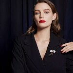 Luxusní květinová brož s beruškou - bílé perly, zirkony, Zlatá Bílá