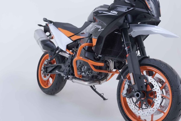 Padací lištaOchranný rám modelu Ktm 890 SM T (23-) chrání kapotáž před poškozením v případě pádu nebo kolize.Padací rámy od SW-M
