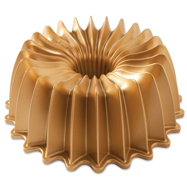 Nordic Ware Forma na bábovku Brilliance 2,4 l, zlatá barva, kov