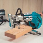 Makita DLS211ZU / Aku pokosová pila / 2x 18V / Kotouč: 305 mm / 4400 ot-min / Bez aku (DLS211ZU)