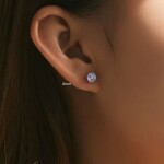 Stříbrné náušnice Ledová růže s fialovým krystalem 6/8 mm, Fialová 6 cm