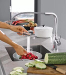 GROHE - Essence Dřezová baterie s výsuvnou sprškou, chrom 30270000