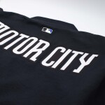 Nike Pánská bunda Detroit Tigers MLB City Connect 2026 Authentic Dugout Bomber Navy Velikost: S