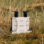 SCOTTISH FINE SOAPS Sada s péčí o ruce Au Lait – 2 x 300 ml, bílá barva