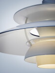 Louis Poulsen Závěsná lampa PH 5 Ø320 Opal Pale Blue, modrá barva, plast